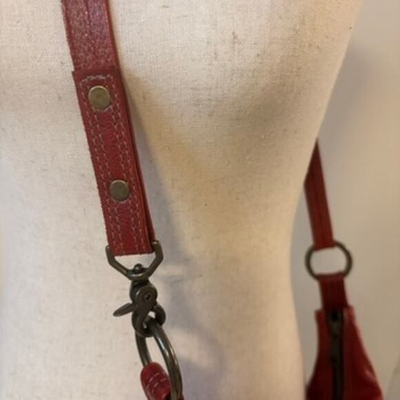 Kurier Red Leather Crossbody Bag Adjustable Strap Brass Hardware 12x11x6.5 - Picture 5 of 10